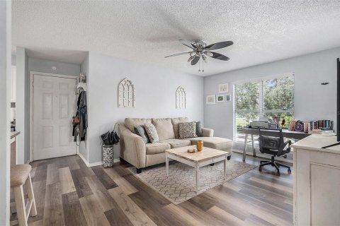 Condo in Tampa, Florida, 1 bedroom  № 1873525 - photo 4