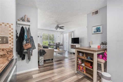 Condo in Tampa, Florida, 1 bedroom  № 1873525 - photo 3