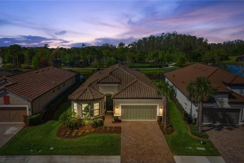 Casa en venta en Odessa, Florida, 4 dormitorios, 229.1 m2 № 1603083 - foto 1