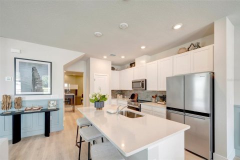 Touwnhouse à vendre à Wesley Chapel, Floride: 3 chambres, 164.62 m2 № 2429224 - photo 2