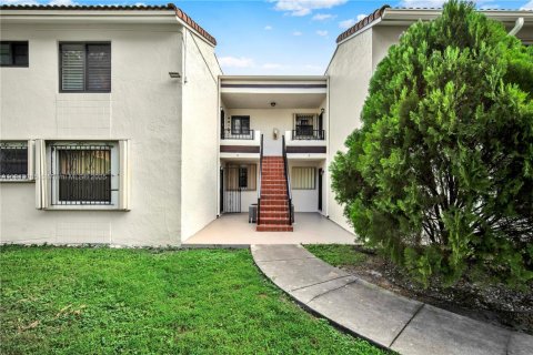 Copropriété à vendre à Miami, Floride: 3 chambres, 112.88 m2 № 2015694 - photo 1