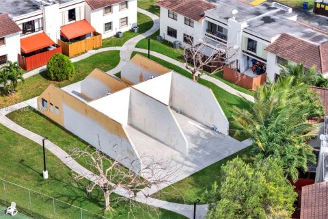 Copropriété à vendre à Miami, Floride: 3 chambres, 112.88 m2 № 2015694 - photo 8