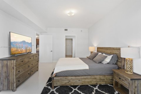 Condo in Miami, Florida, 2 bedrooms  № 1826078 - photo 10