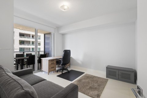 Condo in Miami, Florida, 2 bedrooms  № 1826078 - photo 23