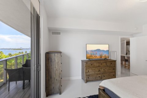 Condo in Miami, Florida, 2 bedrooms  № 1826078 - photo 17