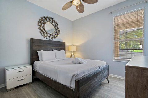 Casa en alquiler en Kissimmee, Florida, 6 dormitorios, 261.24 m2 № 1840693 - foto 2