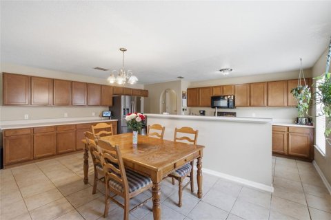 Casa en venta en Groveland, Florida, 5 dormitorios, 338.54 m2 № 2120457 - foto 10