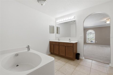 Casa en venta en Groveland, Florida, 5 dormitorios, 338.54 m2 № 2120457 - foto 27
