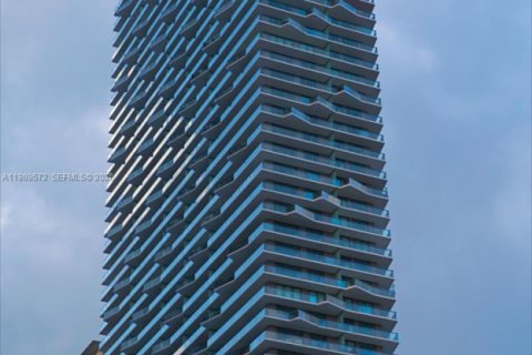 Copropriété à louer à Miami, Floride: 2 chambres, 119.01 m2 № 2051607 - photo 3