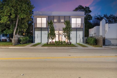 Купить таунхаус в Майами, Флорида 4 спальни, 179.12м2, № 2036422 - фото 5