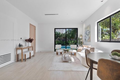 Купить таунхаус в Майами, Флорида 4 спальни, 179.12м2, № 2036422 - фото 10