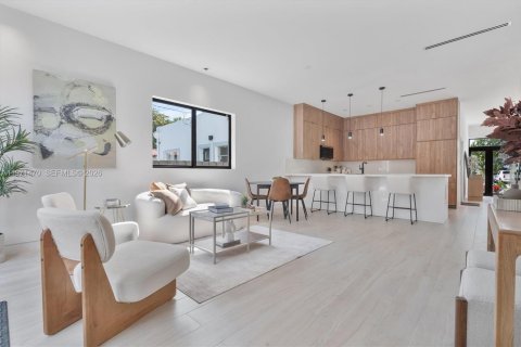 Купить таунхаус в Майами, Флорида 4 спальни, 179.12м2, № 2036422 - фото 12