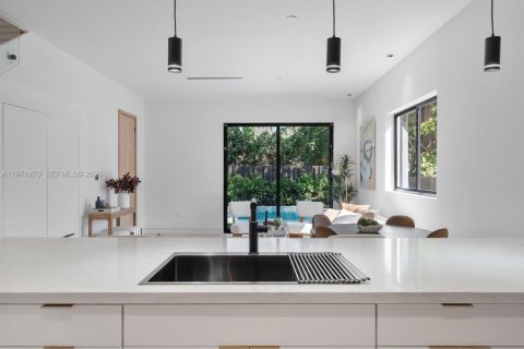 Купить таунхаус в Майами, Флорида 4 спальни, 179.12м2, № 2036422 - фото 20