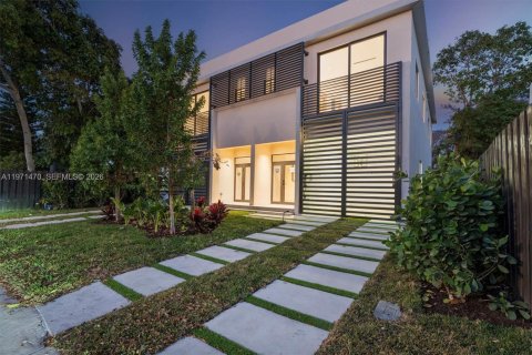 Купить таунхаус в Майами, Флорида 4 спальни, 179.12м2, № 2036422 - фото 4