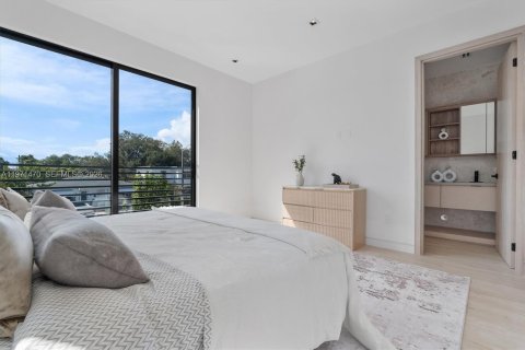 Купить таунхаус в Майами, Флорида 4 спальни, 179.12м2, № 2036422 - фото 23