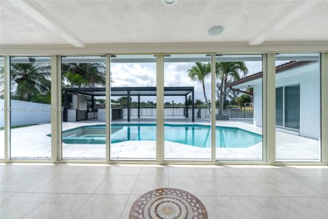 Villa ou maison à vendre à Miami Lakes, Floride: 4 chambres, 225.38 m2 № 2076685 - photo 13