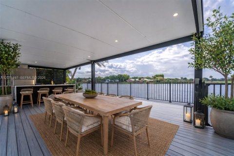 Villa ou maison à vendre à Miami Lakes, Floride: 4 chambres, 225.38 m2 № 2076685 - photo 4