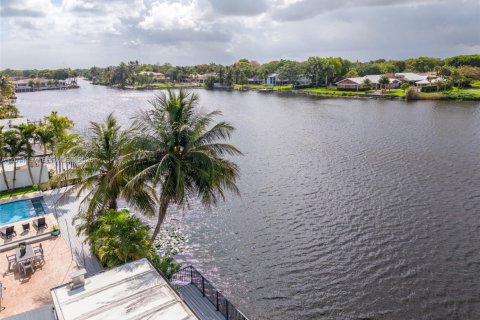 Villa ou maison à vendre à Miami Lakes, Floride: 4 chambres, 225.38 m2 № 2076685 - photo 17