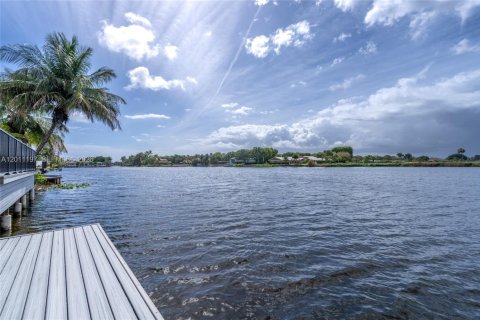 Villa ou maison à vendre à Miami Lakes, Floride: 4 chambres, 225.38 m2 № 2076685 - photo 18