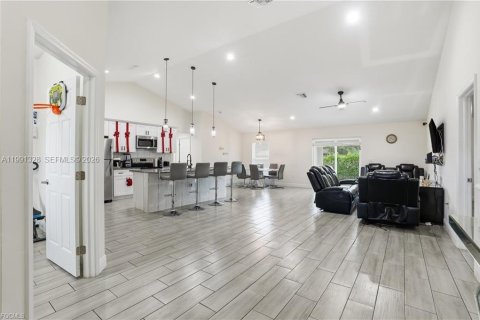 House in Lehigh Acres, Florida 3 bedrooms № 2057526 - photo 17