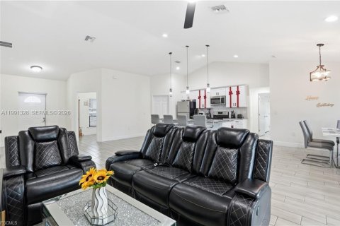 House in Lehigh Acres, Florida 3 bedrooms № 2057526 - photo 21