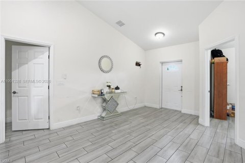 House in Lehigh Acres, Florida 3 bedrooms № 2057526 - photo 16