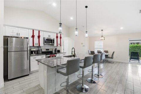 House in Lehigh Acres, Florida 3 bedrooms № 2057526 - photo 25