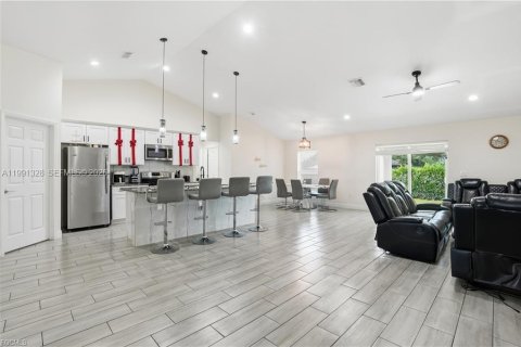 House in Lehigh Acres, Florida 3 bedrooms № 2057526 - photo 18