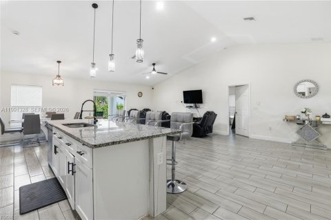 House in Lehigh Acres, Florida 3 bedrooms № 2057526 - photo 27