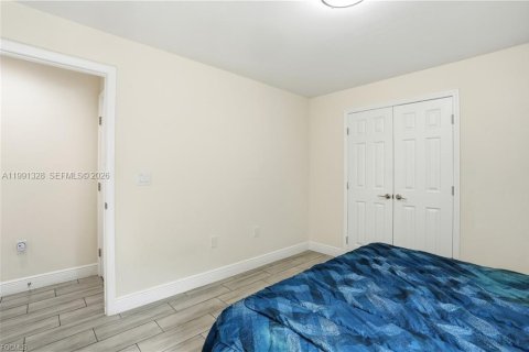 House in Lehigh Acres, Florida 3 bedrooms № 2057526 - photo 10