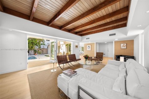 Villa ou maison à vendre à Miami Beach, Floride: 3 chambres, 197.23 m2 № 1942960 - photo 8