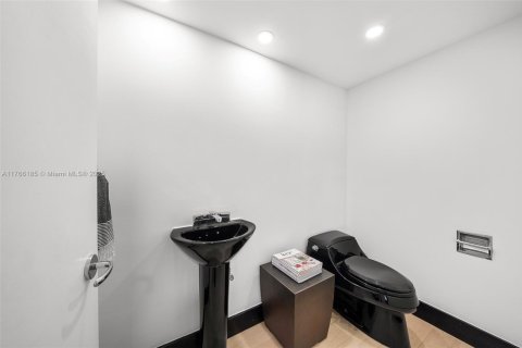 Villa ou maison à vendre à Miami Beach, Floride: 3 chambres, 197.23 m2 № 1942960 - photo 10