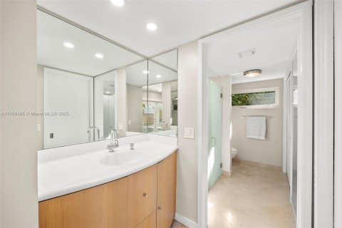 Villa ou maison à vendre à Miami Beach, Floride: 3 chambres, 197.23 m2 № 1942960 - photo 30