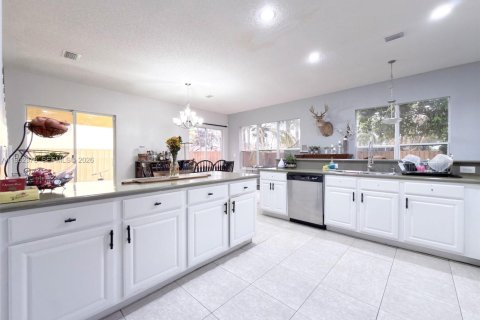 Casa en venta en Homestead, Florida, 5 dormitorios, 290.69 m2 № 2153185 - foto 8