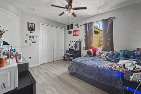 Casa en venta en Homestead, Florida, 5 dormitorios, 290.69 m2 № 2153185 - foto 29