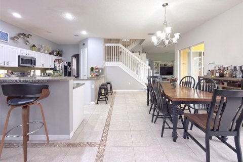 Casa en venta en Homestead, Florida, 5 dormitorios, 290.69 m2 № 2153185 - foto 4