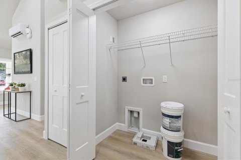 Casa en venta en Orlando, Florida, 2 dormitorios, 99.5 m2 № 1907730 - foto 18