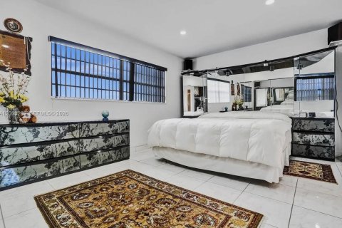 Condominio en venta en Lauderdale Lakes, Florida, 2 dormitorios, 87.7 m2 № 2071143 - foto 5