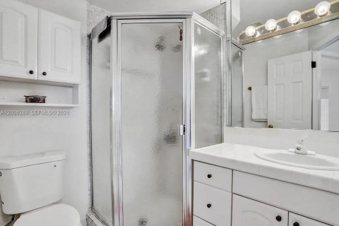 Condominio en venta en Lauderdale Lakes, Florida, 2 dormitorios, 87.7 m2 № 2071143 - foto 4