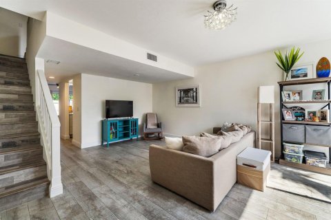 Townhouse in Jupiter, Florida 2 bedrooms, 109.25 sq.m. № 2249482 - photo 4