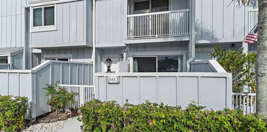 Townhouse in Jupiter, Florida 2 bedrooms, 109.25 sq.m. № 2249482