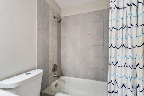 Townhouse in Jupiter, Florida 2 bedrooms, 109.25 sq.m. № 2249482 - photo 29