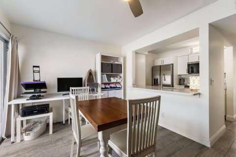 Townhouse in Jupiter, Florida 2 bedrooms, 109.25 sq.m. № 2249482 - photo 13