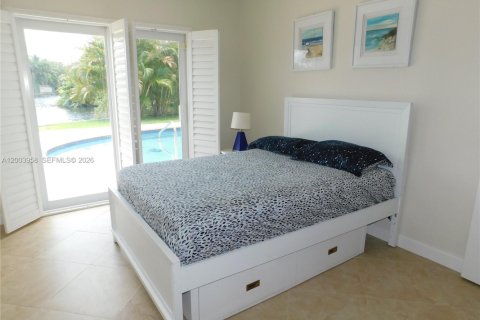 House in Wilton Manors, Florida 3 bedrooms, 114.08 sq.m. № 2069396 - photo 19