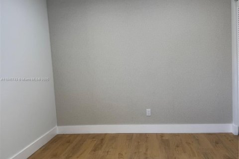 House in Dania Beach, Florida 3 bedrooms, 115.01 sq.m. № 1936117 - photo 27