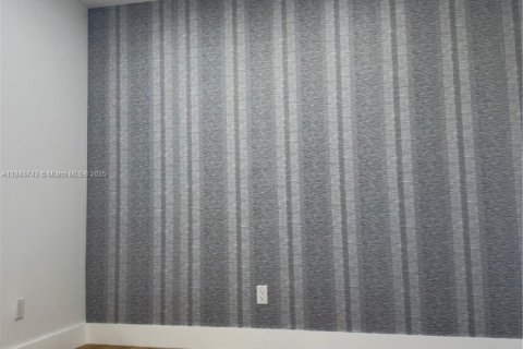 House in Dania Beach, Florida 3 bedrooms, 115.01 sq.m. № 1936117 - photo 22