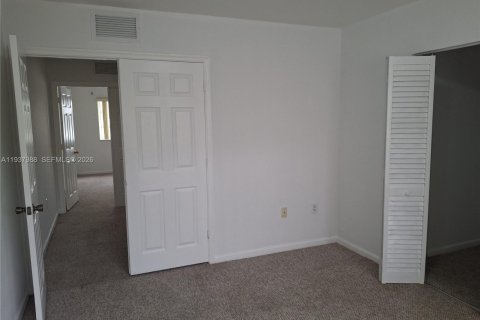 Villa ou maison à louer à Miramar, Floride: 2 chambres, 134.71 m2 № 1995744 - photo 10