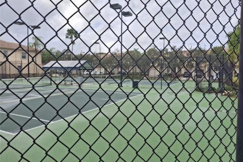 Villa ou maison à louer à Miramar, Floride: 2 chambres, 134.71 m2 № 1995744 - photo 2