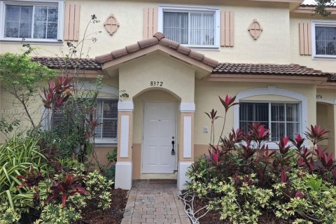 Villa ou maison à louer à Miramar, Floride: 2 chambres, 134.71 m2 № 1995744 - photo 5