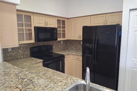 Villa ou maison à louer à Miramar, Floride: 2 chambres, 134.71 m2 № 1995744 - photo 6